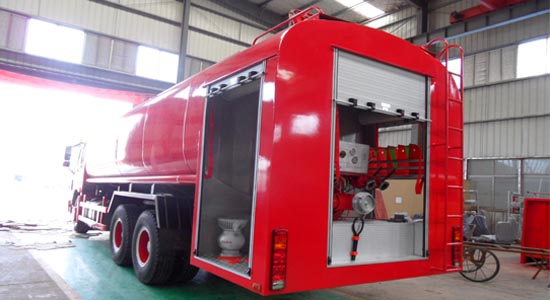斯太爾后雙橋消防灑水車(chē)裝水15-18噸