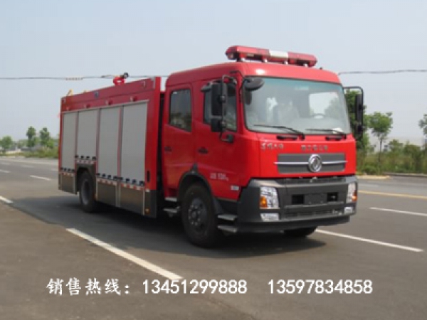 東風(fēng)天錦水罐(泡沫)消防車載液6噸(國(guó)五)